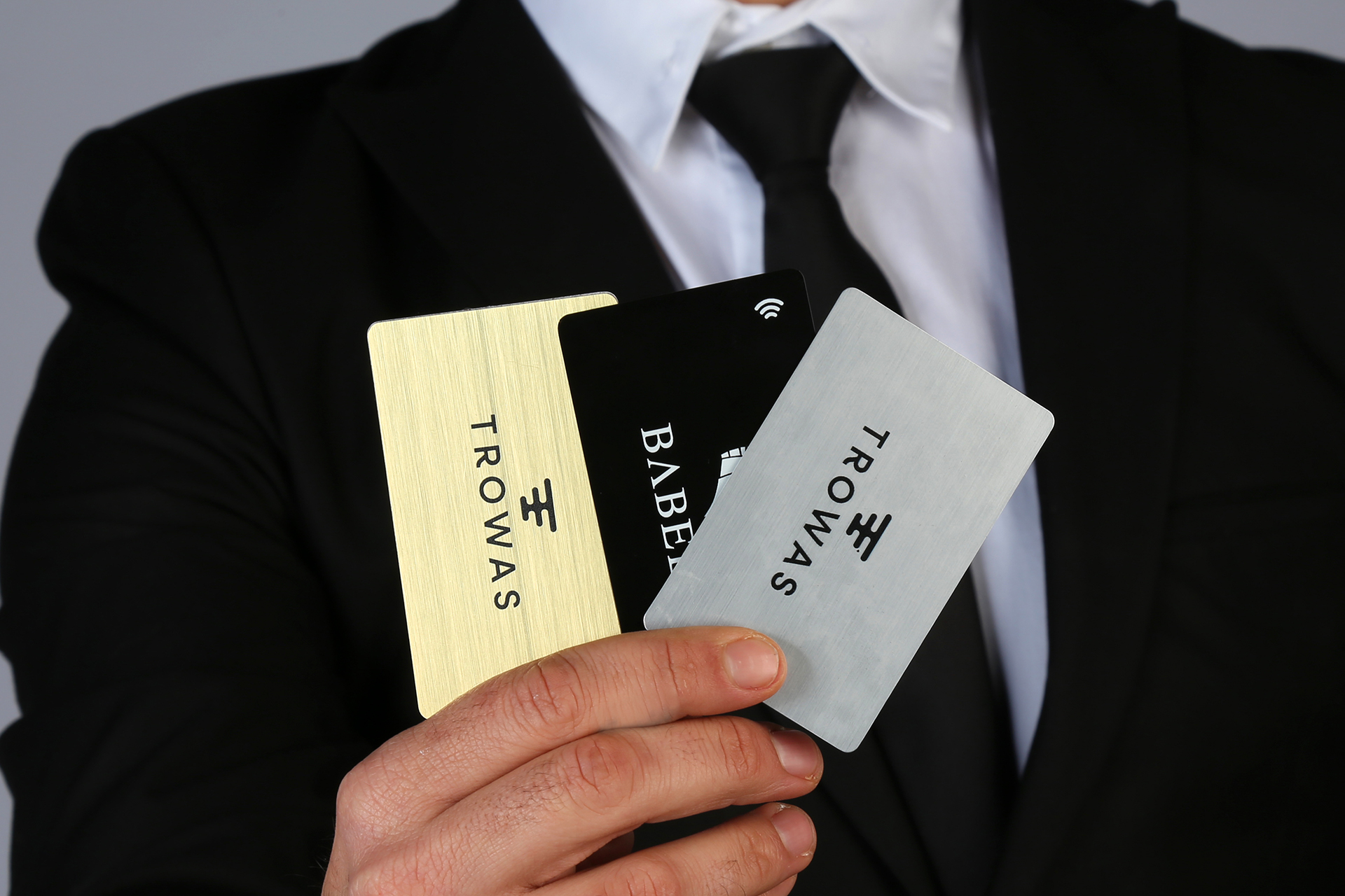 Which Is the Best Option for Business Card Usage?