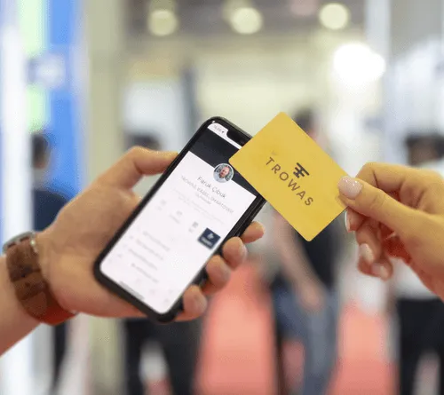 Are Business Cards Still Relevant?