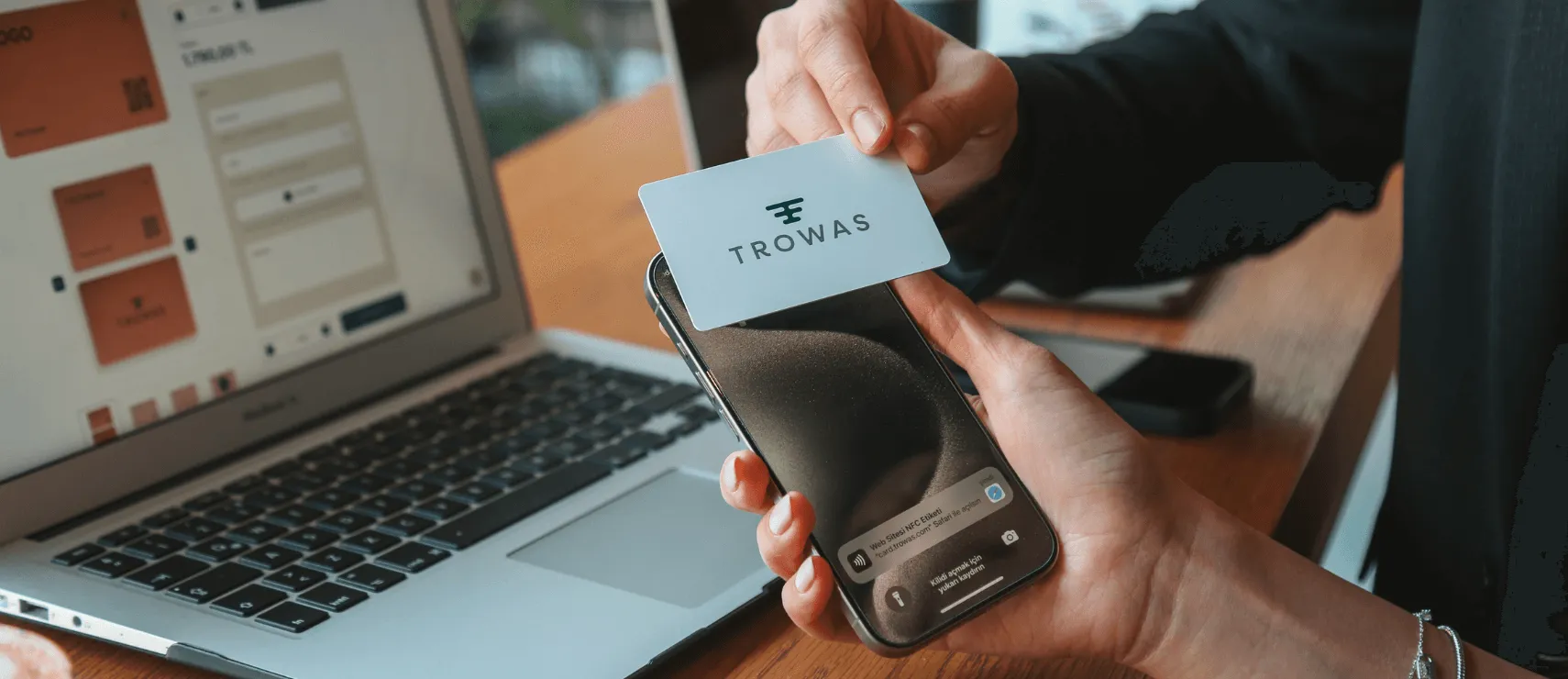 Dijital Kartvizitlerle Güven Oluşturmak: İlk İzlenimin Gücü